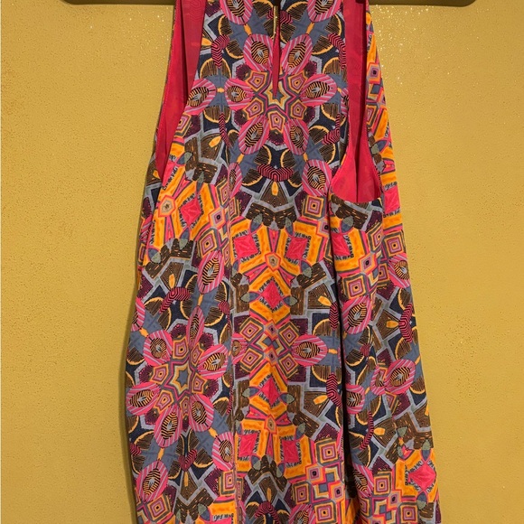 Finn & Grace Vibrant Pink Halter Top – Size Medium - Picture 5 of 10